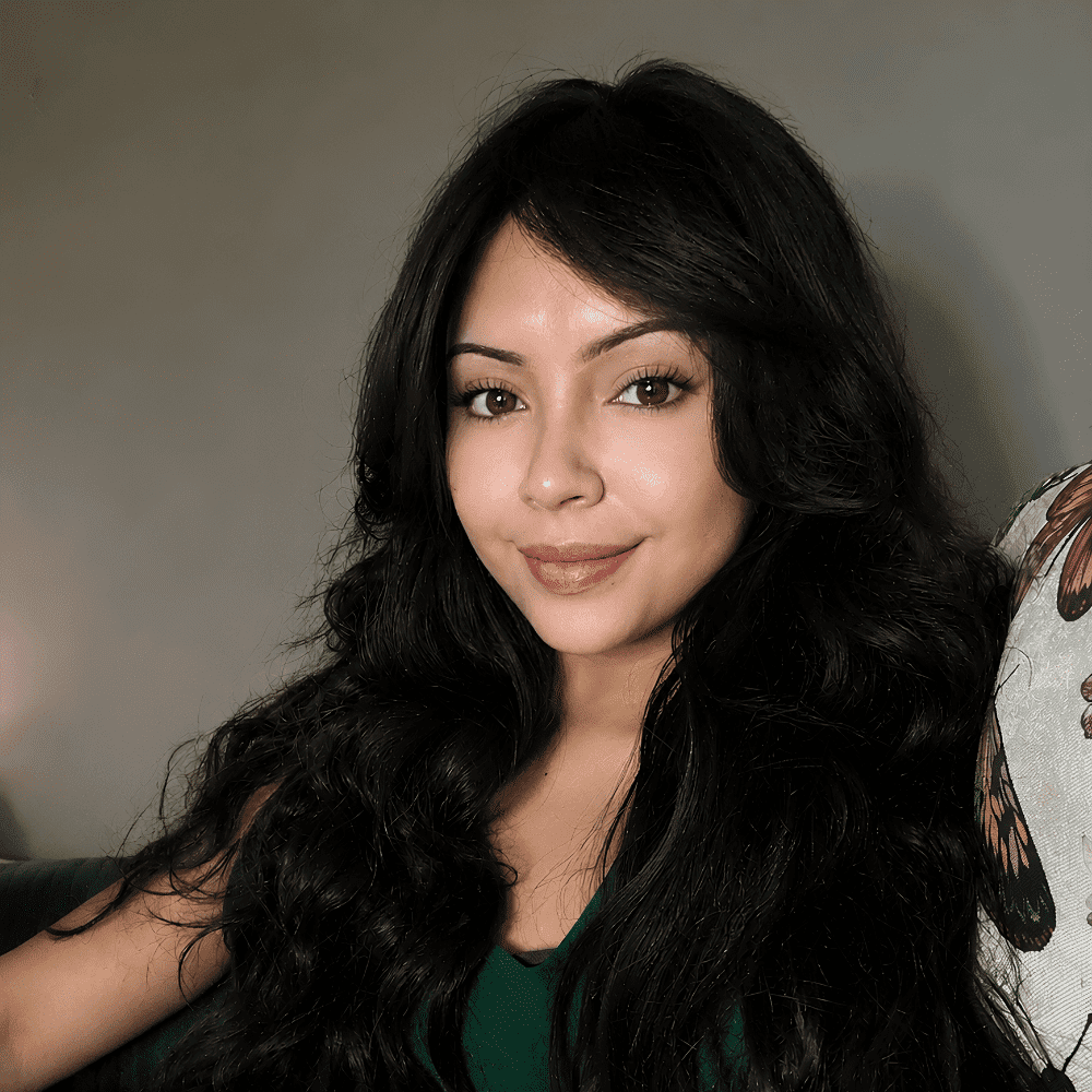 Portrait of Alexandra, a professional stylist at Craft Studio, showcasing their expertise and style.